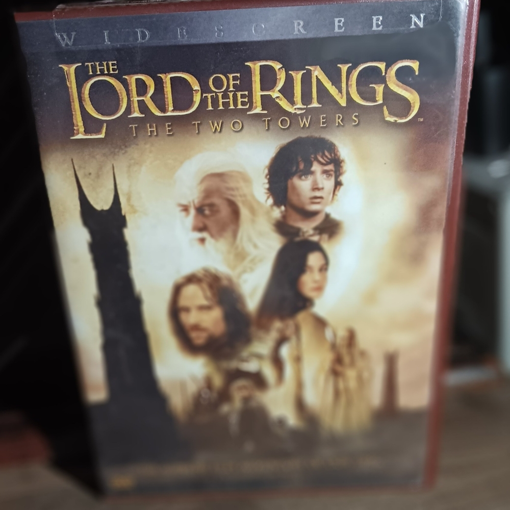 The Lord of the Rings: The Two Towers DVD - Widescreen